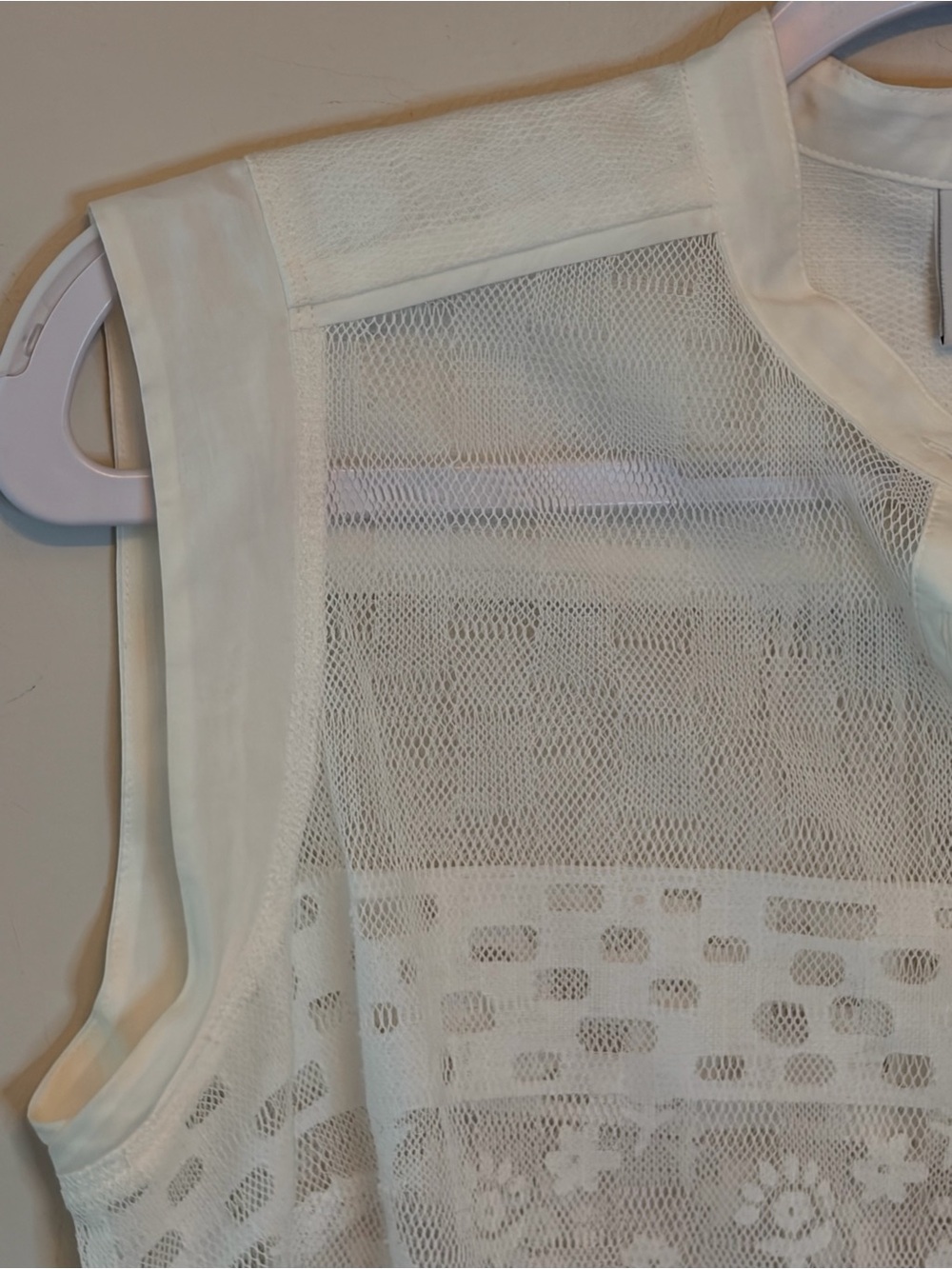 CAbi Ivory Lace Blouse Sleeveless Romantic Coastal Chic Boho Top - Picture 4 of 7